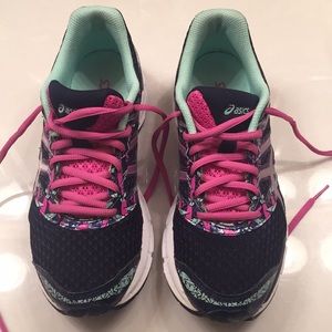 ASICS gel-excite 4 with box included